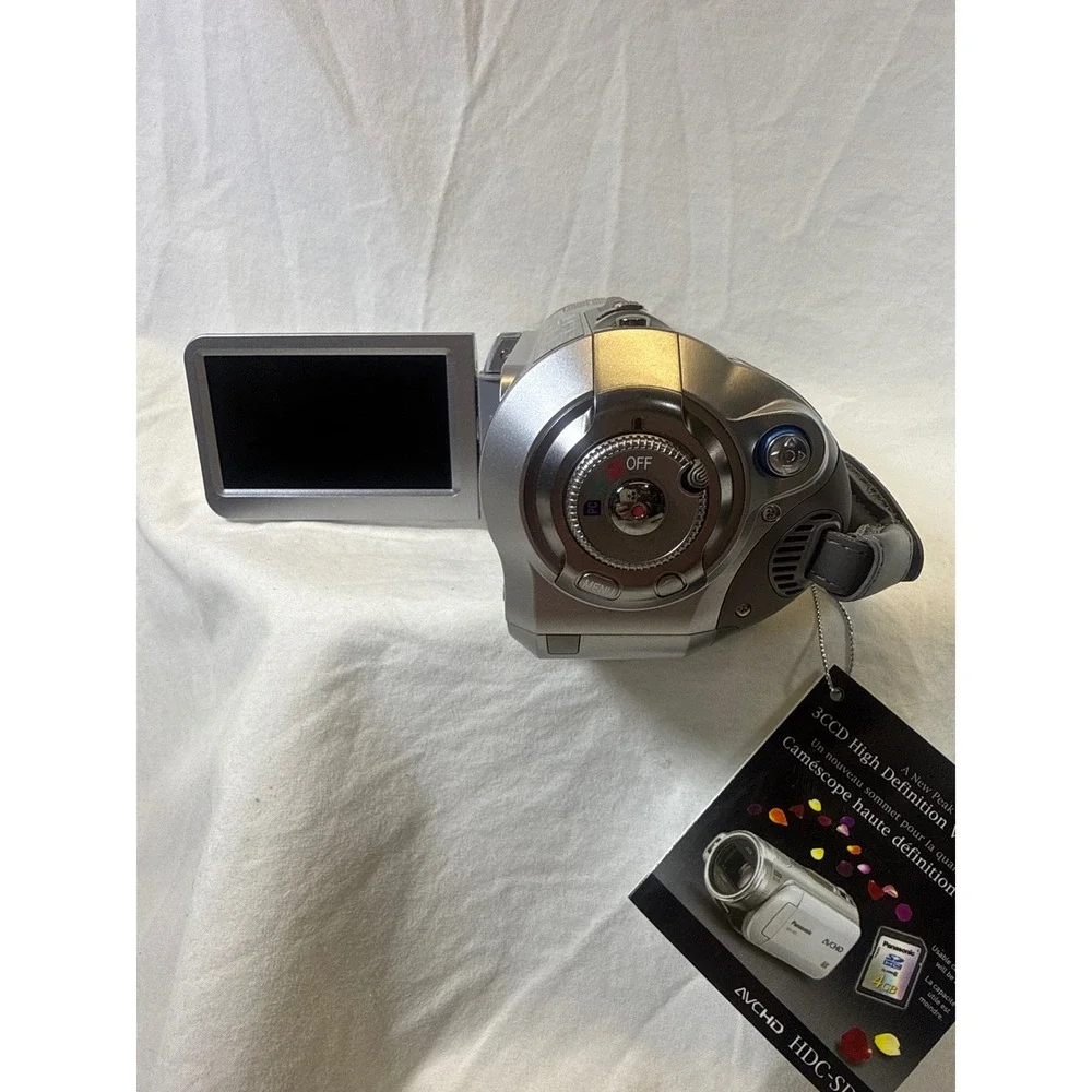 Panasonic HDC-SD1 High Def Video Camera 3CCD 1080i never used NO BATTERY